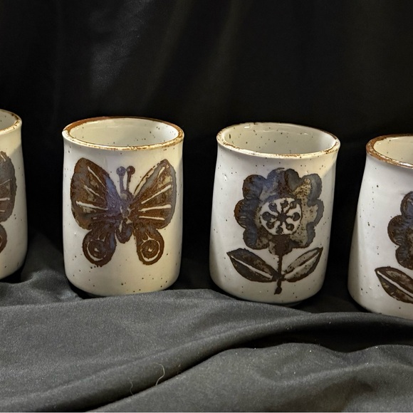 Handcrafted Ceramic Mugs with Butterfly and Floral Design - Picture 7 of 7